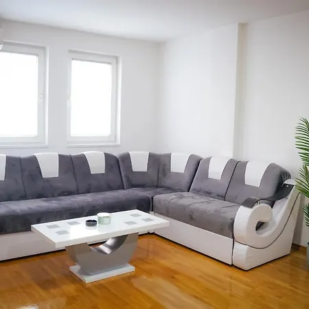 Smallville Apartment *
